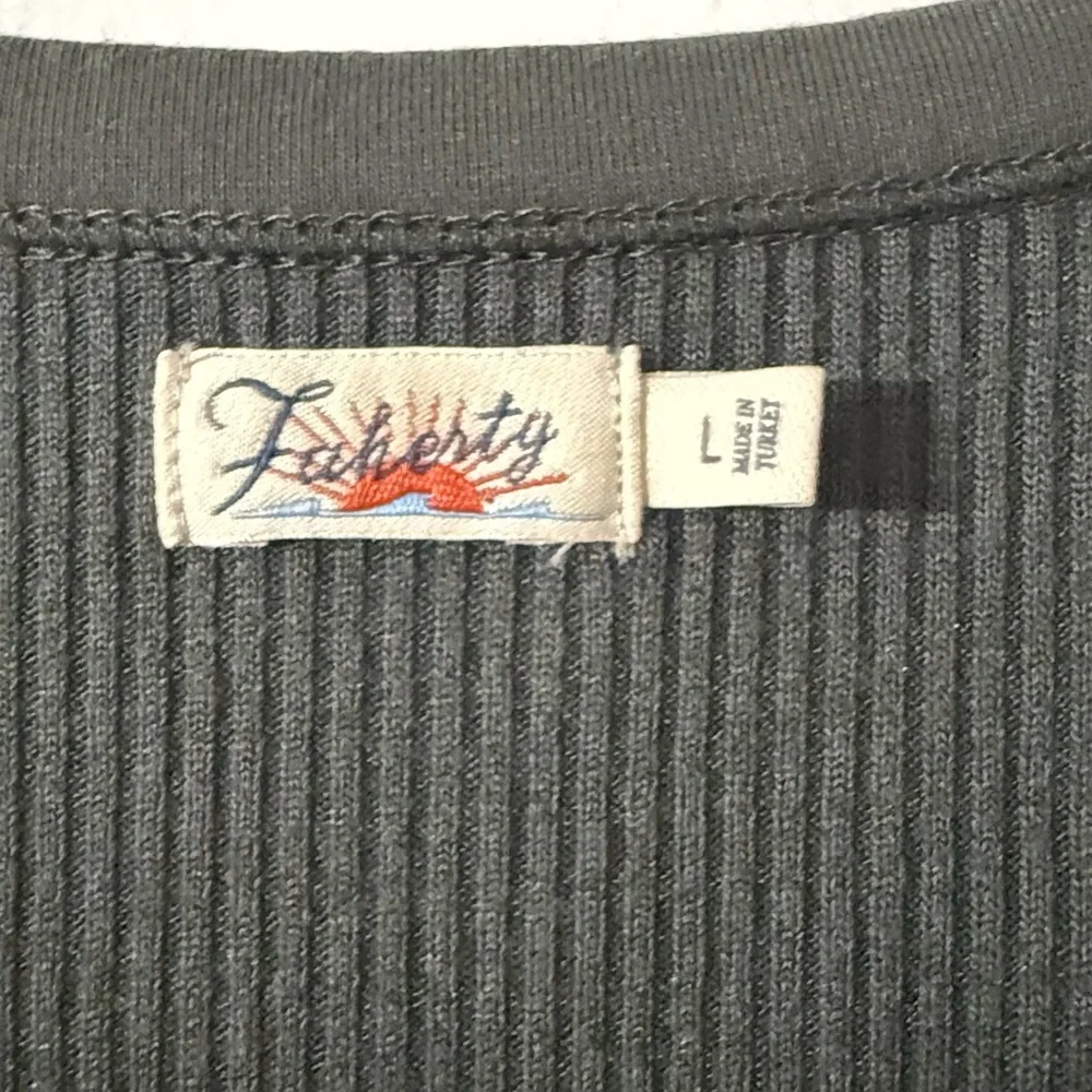 Faherty Gray Ribbed Sleeveless Tank Top - Large - Picture 4 of 7